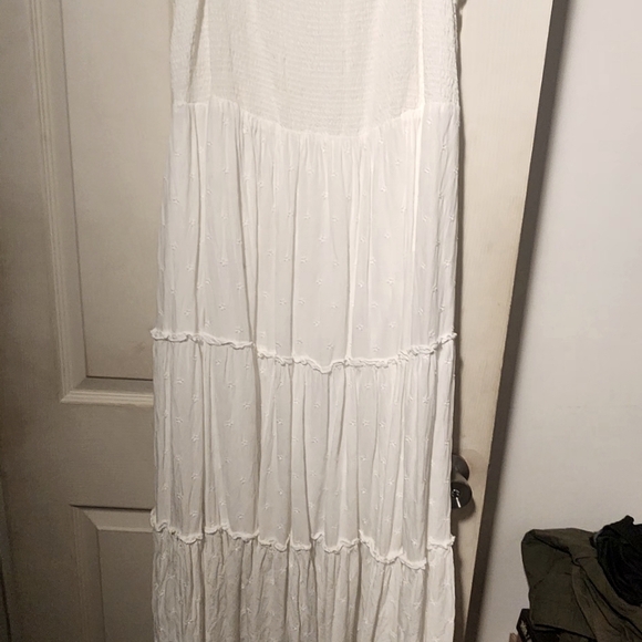 Old Navy Tierd Maxi Dress - Picture 2 of 2
